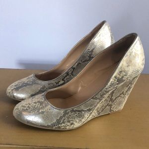 Beige and silver snakeskin Banana Republic wedges